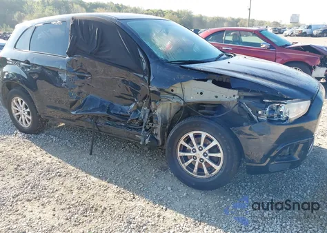 2011 Mitsubishi Outlander Sport Es z USA, uszkodzony, nr VIN JA4AP3AU9BZ018654